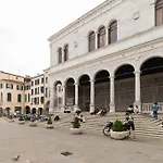 Enjoy Home - Appartamento Orologio, Piazza Dei Signori