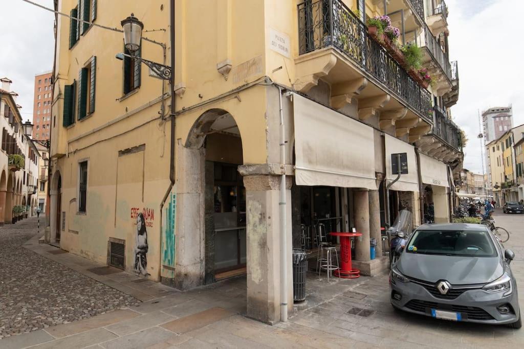 Enjoy - Orologio, Piazza Dei Signori Apartment *