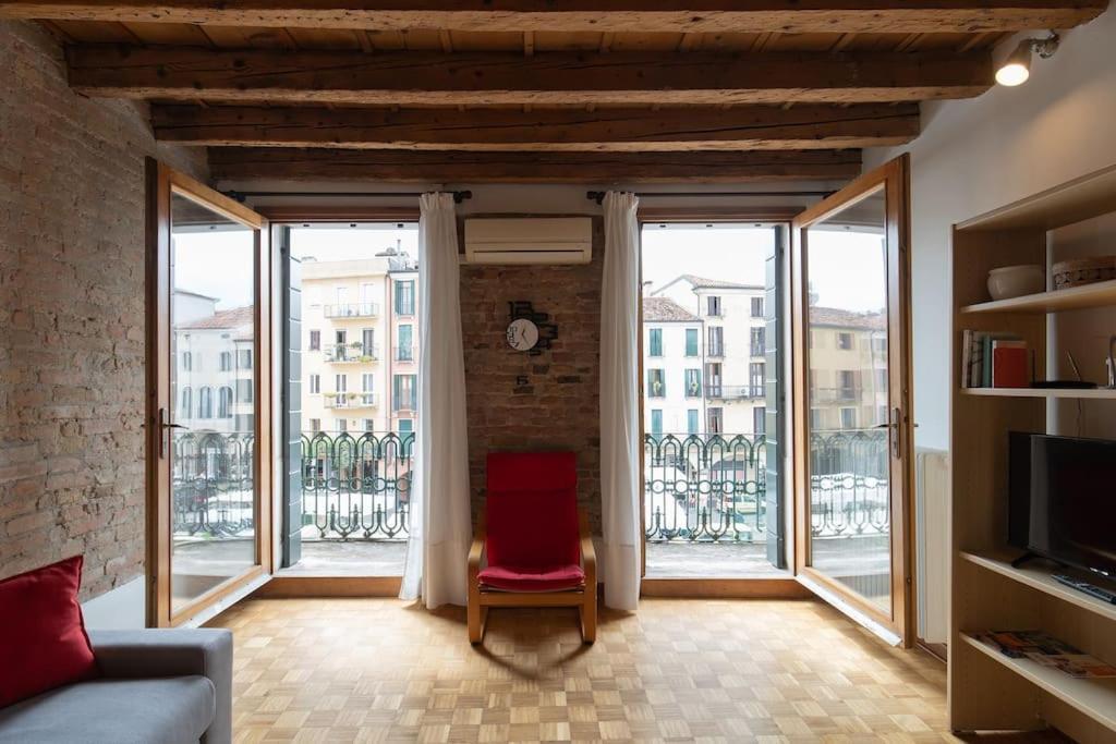 Enjoy - Orologio, Piazza Dei Signori Apartment *