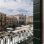 Enjoy Home - Appartamento Orologio, Piazza Dei Signori
